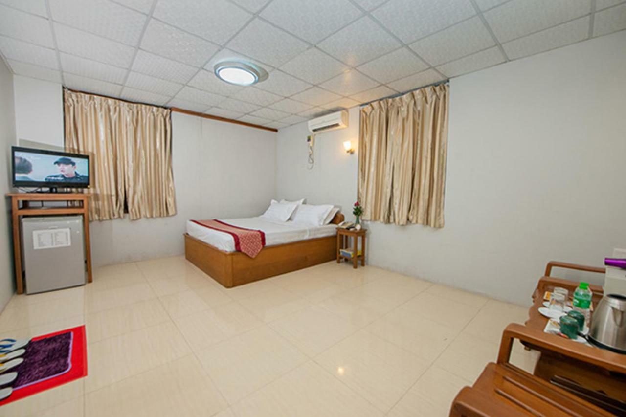 Yangon Urban Hotel Exterior foto